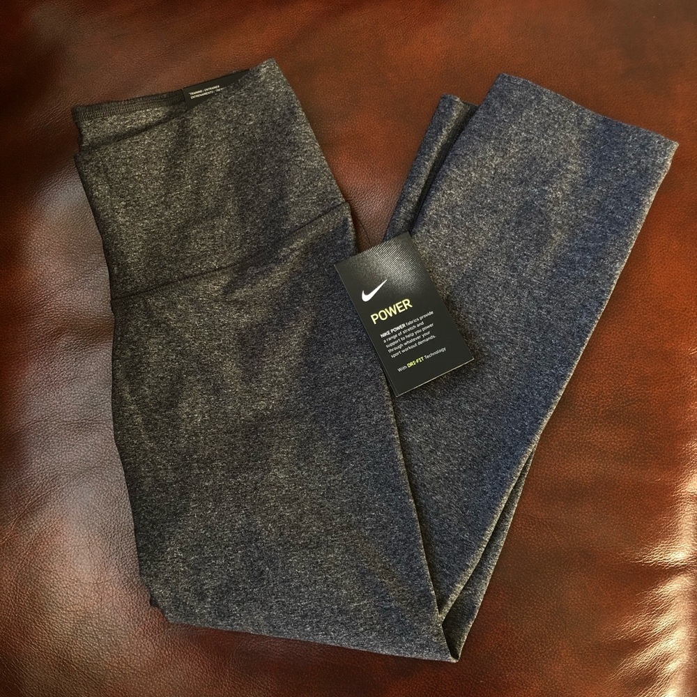 nike sculpt hyper tight fit